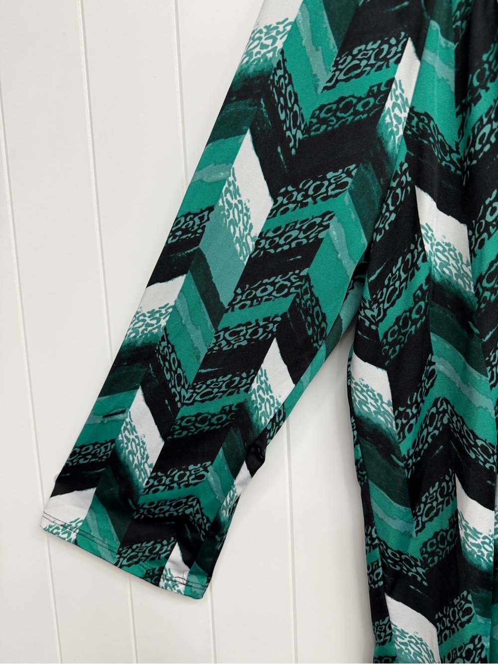Notations Teal and Black Chevron Blouse | Convertible Sleeves - Picture 4 of 8